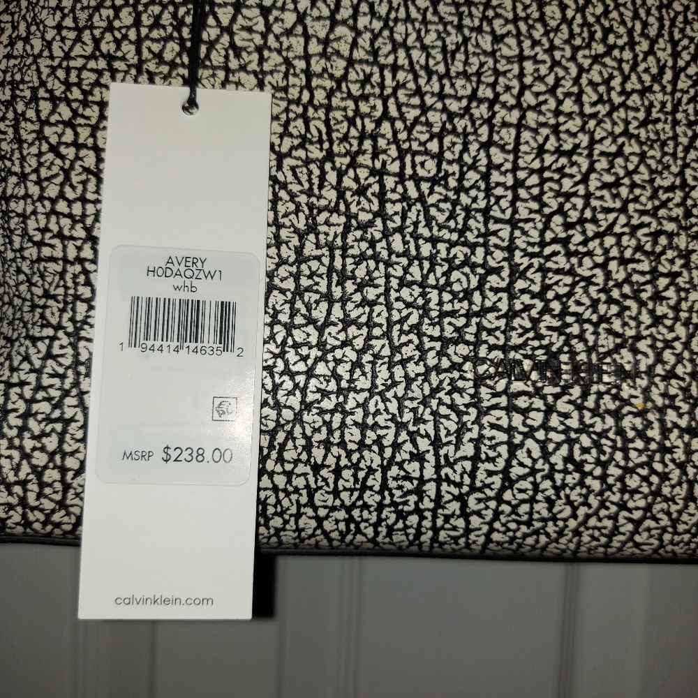 Calvin Klein Avery Micro Pebble Leather Tote NWT - Picture 3 of 13
